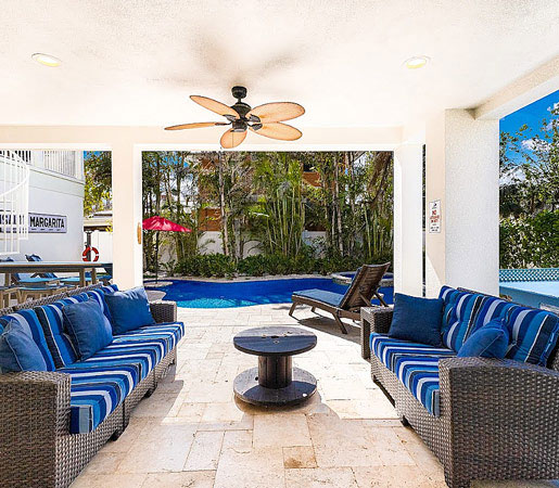 anna-maria-island-main-outdoor-living-room