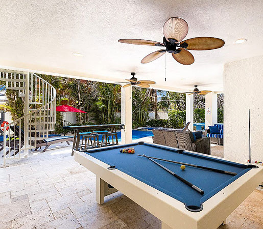 anna-maria-island-main-outdoor-pooltable